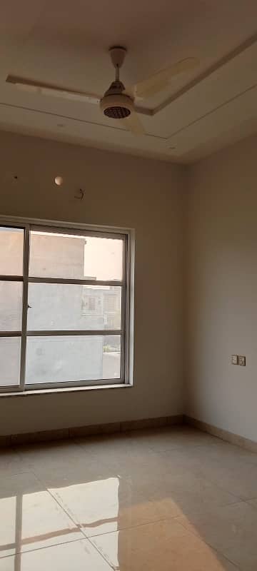 1 KANAL UPER PORTION AVAILABLE FOR RENT