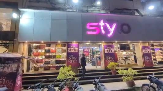 Ground Floor Commercial Showroom with Spacious Mezzanine Floor for Rent Kings Palm Residency Phase 2 Prime Location Near Kamran Chowrangi | Main 200 ft Road, Gulistan-e-Johar, Karachi