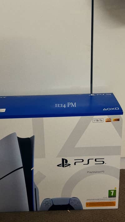 PLAYSTATION 5 slim disc edition