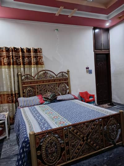 King Size Metal Bed for Sale – Strong & Neat Condition