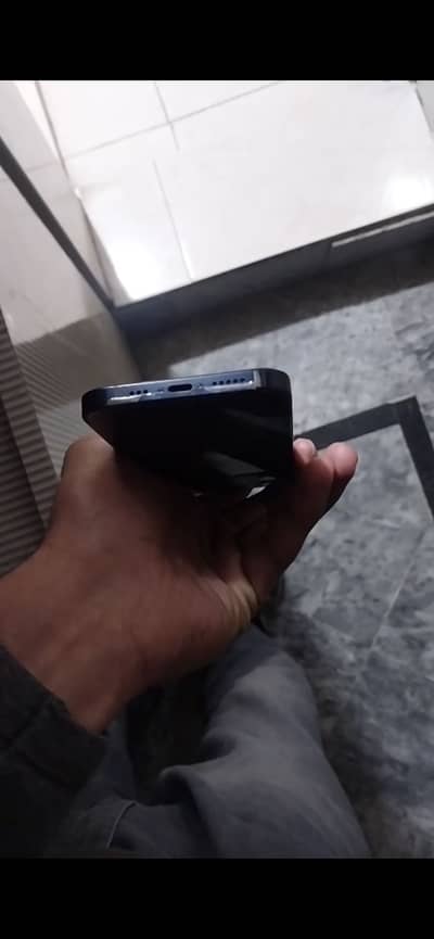 Iphone 12 (64) import from uk