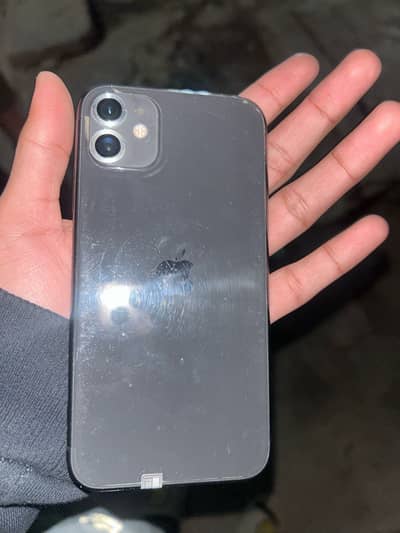 I AM SELLING IPHONE 11 IN MINT CONDITION contact 03134092898…