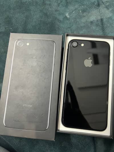 iphone 7 32gb scratch less 4 month sim