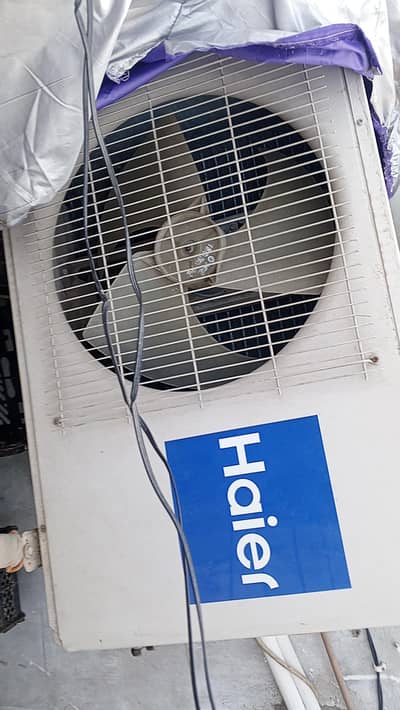 hair split ac (on hai simple saaf piece hai)