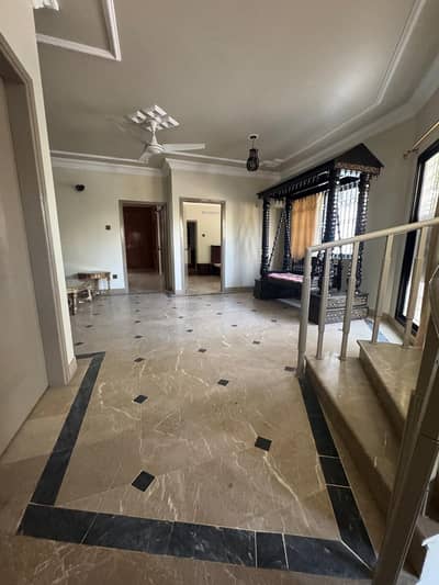 Clifton 250 Yards Commercial Use Bungalow