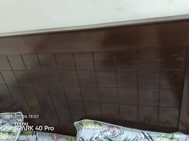 dubbl bed dressing table 0