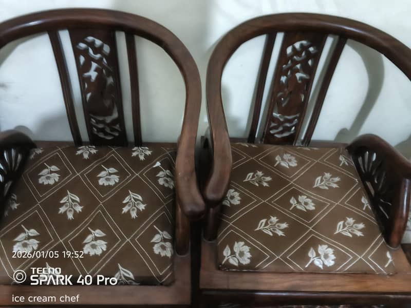 dubbl bed dressing table 4