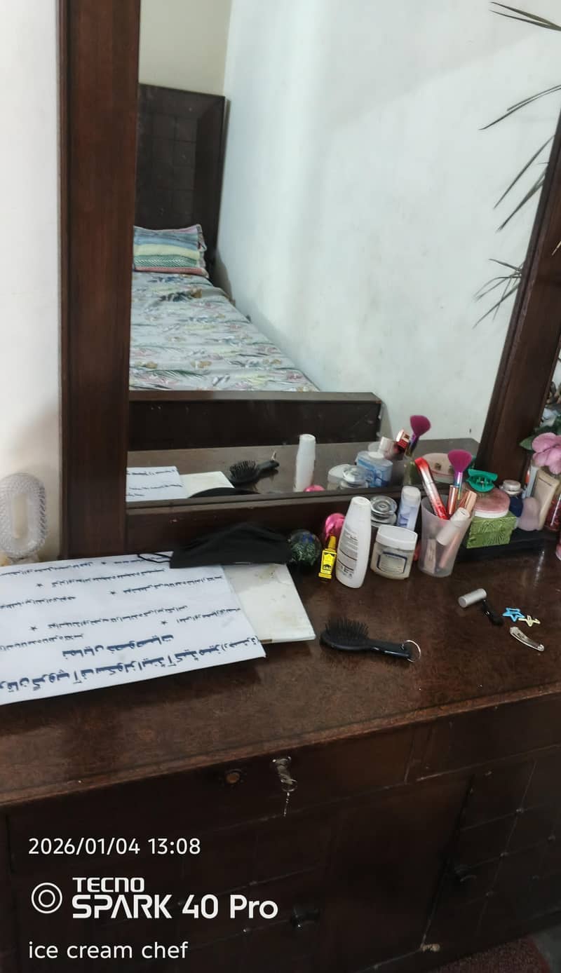 dubbl bed dressing table 5