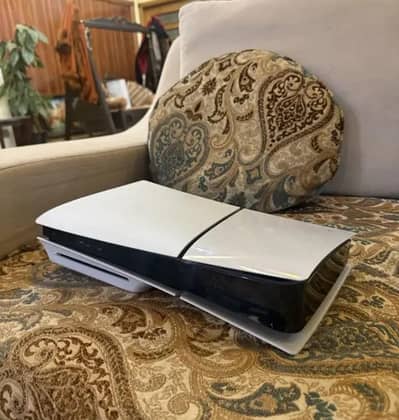 Ps5 Slim Disc addition Uk model in good condition for sale