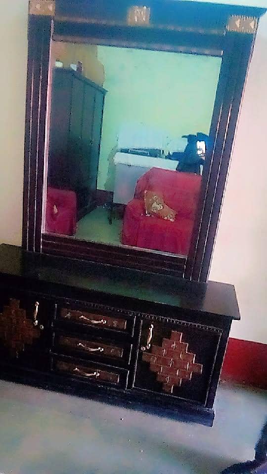 dressing table 0