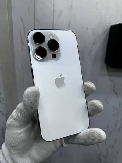 I phone 14 pro 128 GB Jv 100% Battery Health 10 by 10