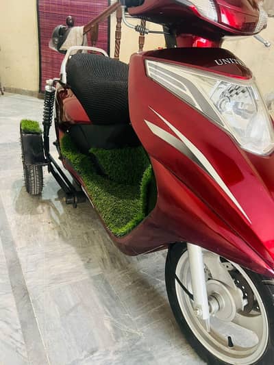 united 100cc 3 wheel 2023 self start petrol scooty