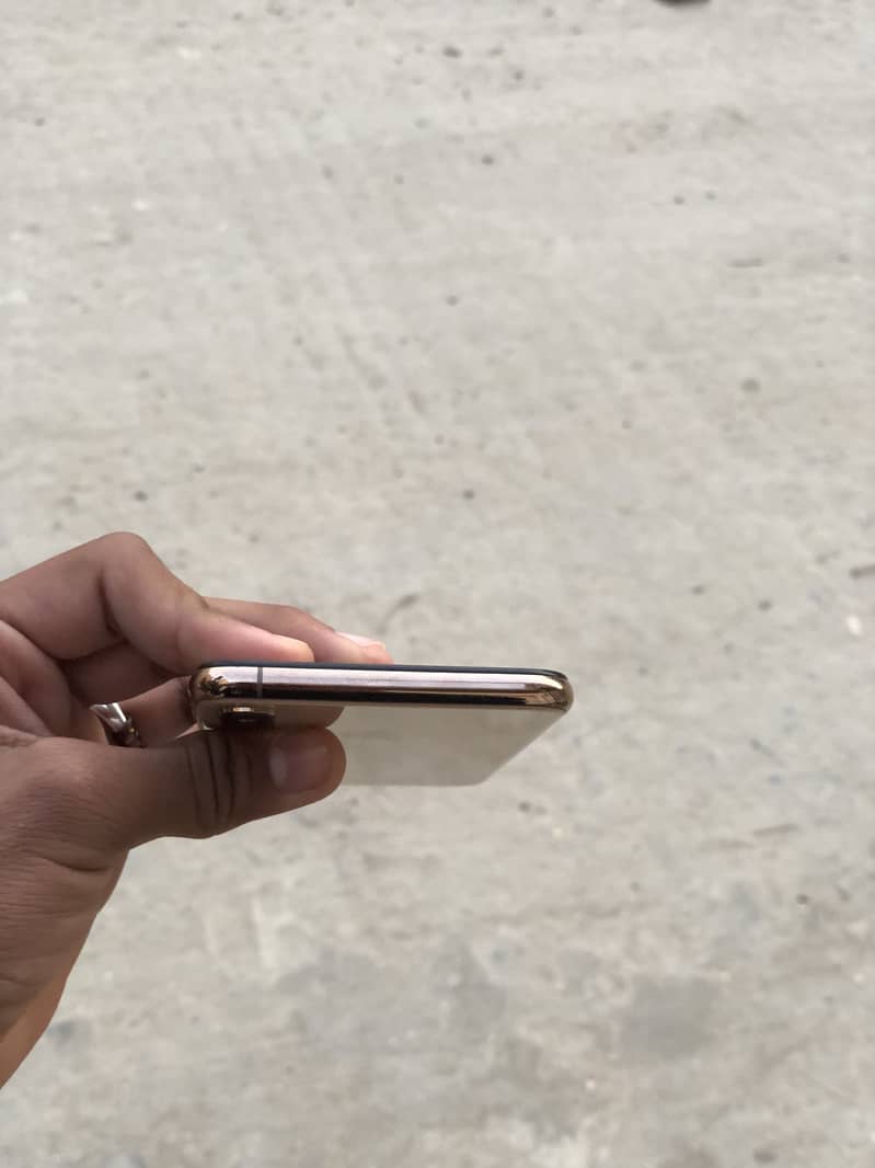 Iphone Xs Max 4