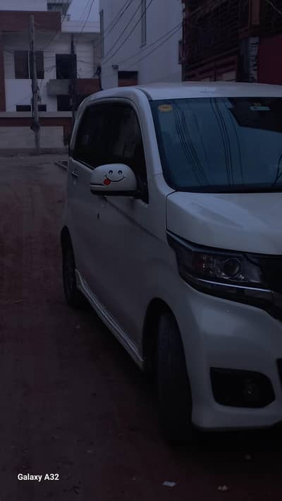 level ki car ha mn na chod bhi chlta hn best for kids and ladies