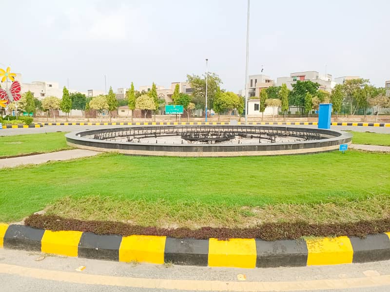 4 Marla plot available on Installments. 3