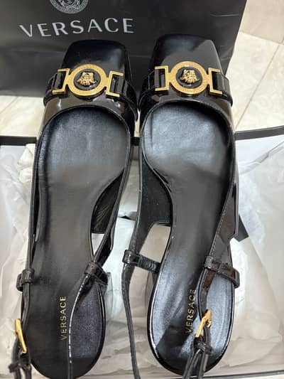 Shoes fashion wear-Versace