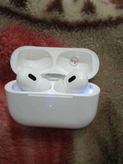 airpods=10/10 condition