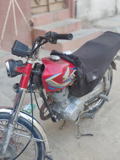 CG 125 FOR SELL OKAY CONDITION ALL OKY ALL DOCUMENTS AND CPLC CLEAR HE