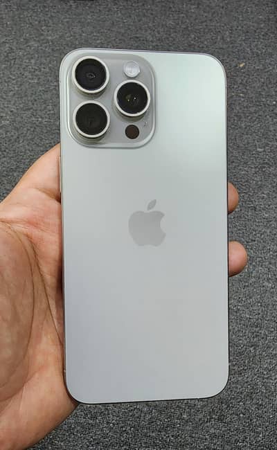 iphone 15 pro max 256Gb face I'd faild