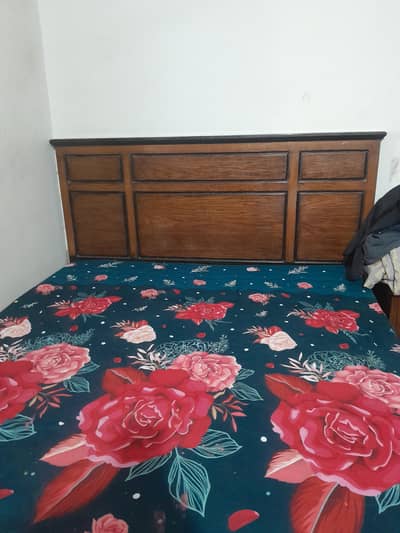 Wooden bed set Good condition