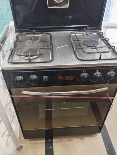 National company stove with gas oven, conditione like new