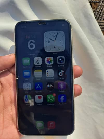 iphone 11 non pta 64 white  battery 75% with box and charge