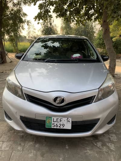 Toyota vitz 2012/14 for sale