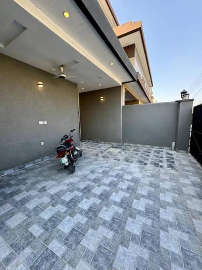 10 Marla House For Sale In Nasheman Iqbal Phase 2