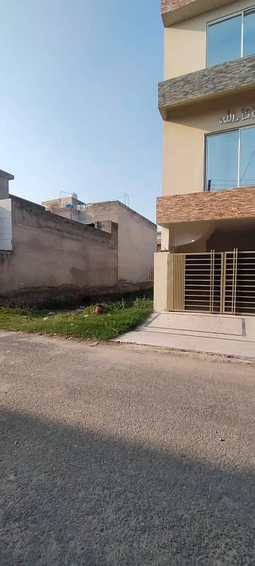 5 Marla Triple Storey Used House For Sale in Nasheman-E-Iqbal phase 2