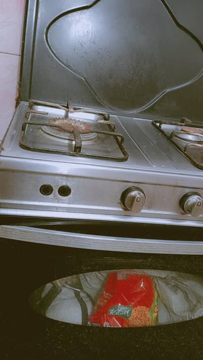 used cooking range sirf iska 4 pawo nae hain