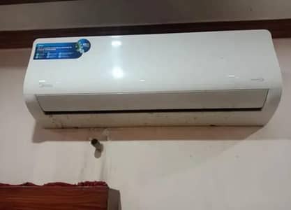 Dawlance 1.5 ton inverter heat and cool