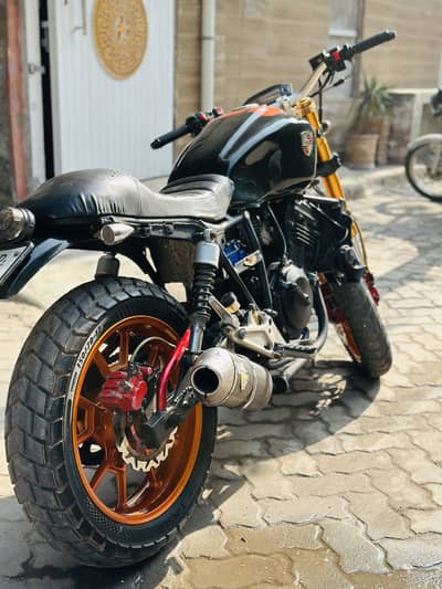 Modified Suzuki 150 into Kawasaki 250