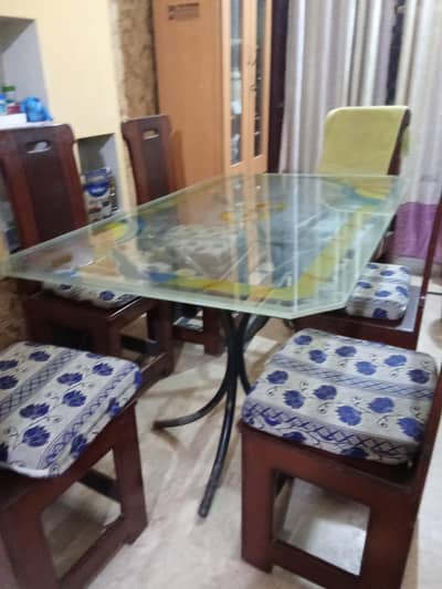 dinning table with 6 chairs