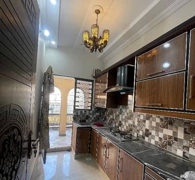 Lower Portion Of 6 Marla Available In Al-Hamd Park