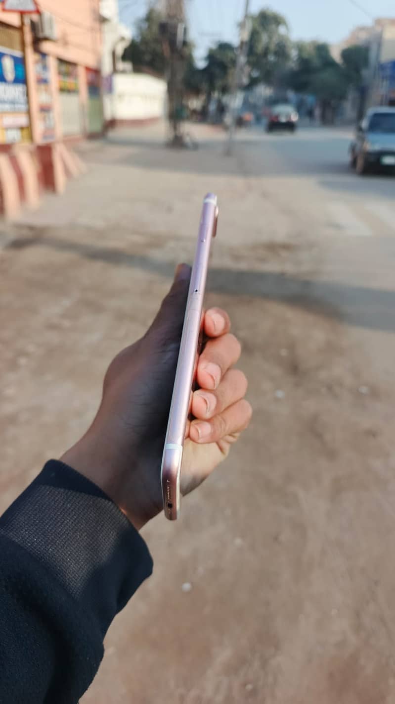 Apple iPhone 7 Plus 2