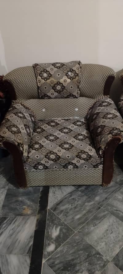 5 seater sofa for home use