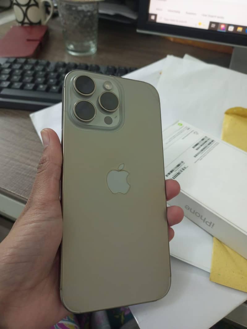 Iphone 16 Pro Max 12