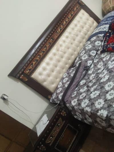 king wooden bed
