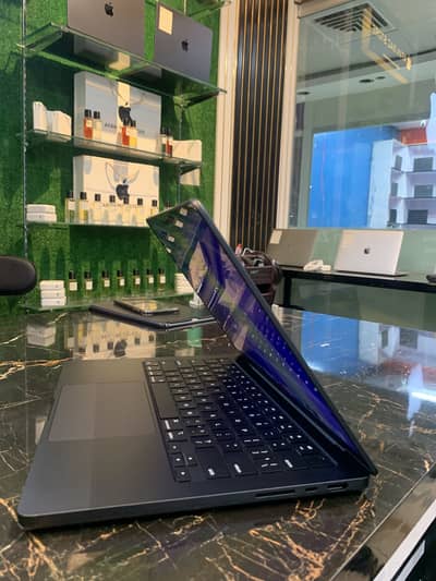 Macbook Pro 2024 M4 14'inch 24/512 | 100% health | New condition