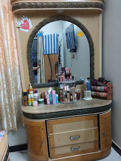 King Size Bed and Dressing Table