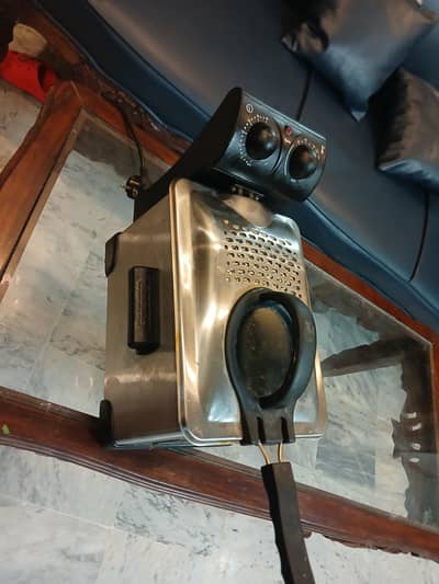 Sinbo Deep Fryer SDF-3818, Capacity 3.5 liters,  Excellent Condition