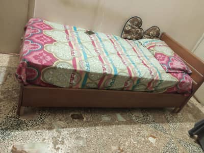 single bed wit mattress