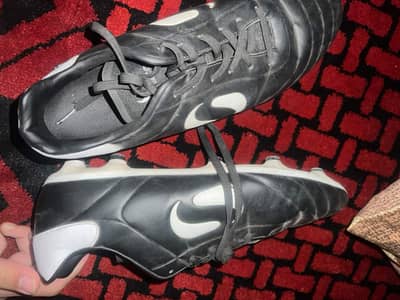Football ball shoes bought from uk rarely used(top quality)