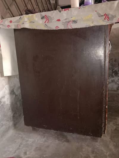 asteeri wala meez  for sale