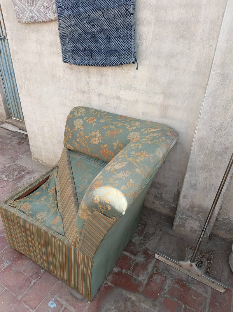 Sofa good Condition 2