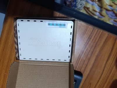 Mikrotik hEX RB750Gr3