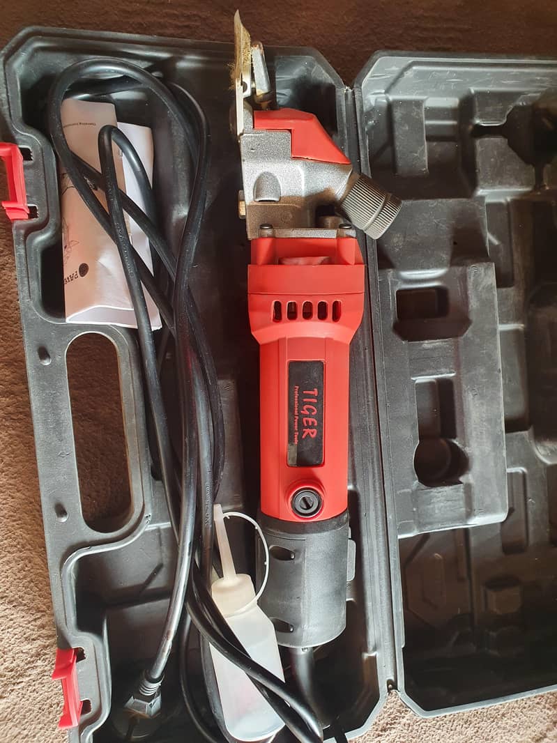 بھیڑوں کی اون اتارنے والی مشین 0