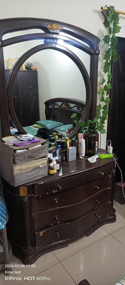 dressing table