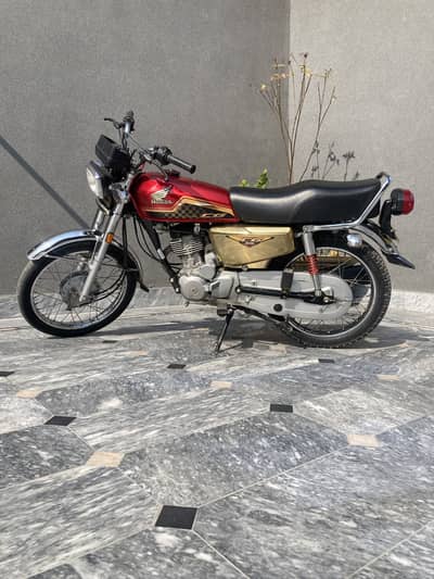 Honda CG 125 Special Edition golden 2024
