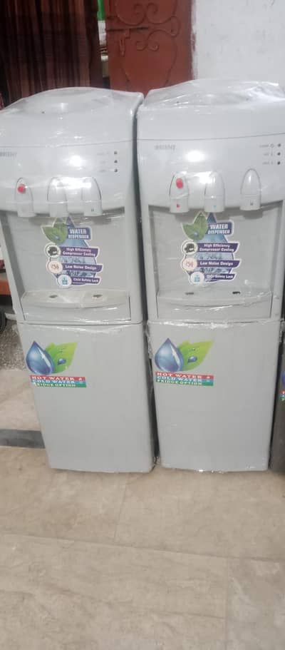 water despensir very low price hot coll normal all ok